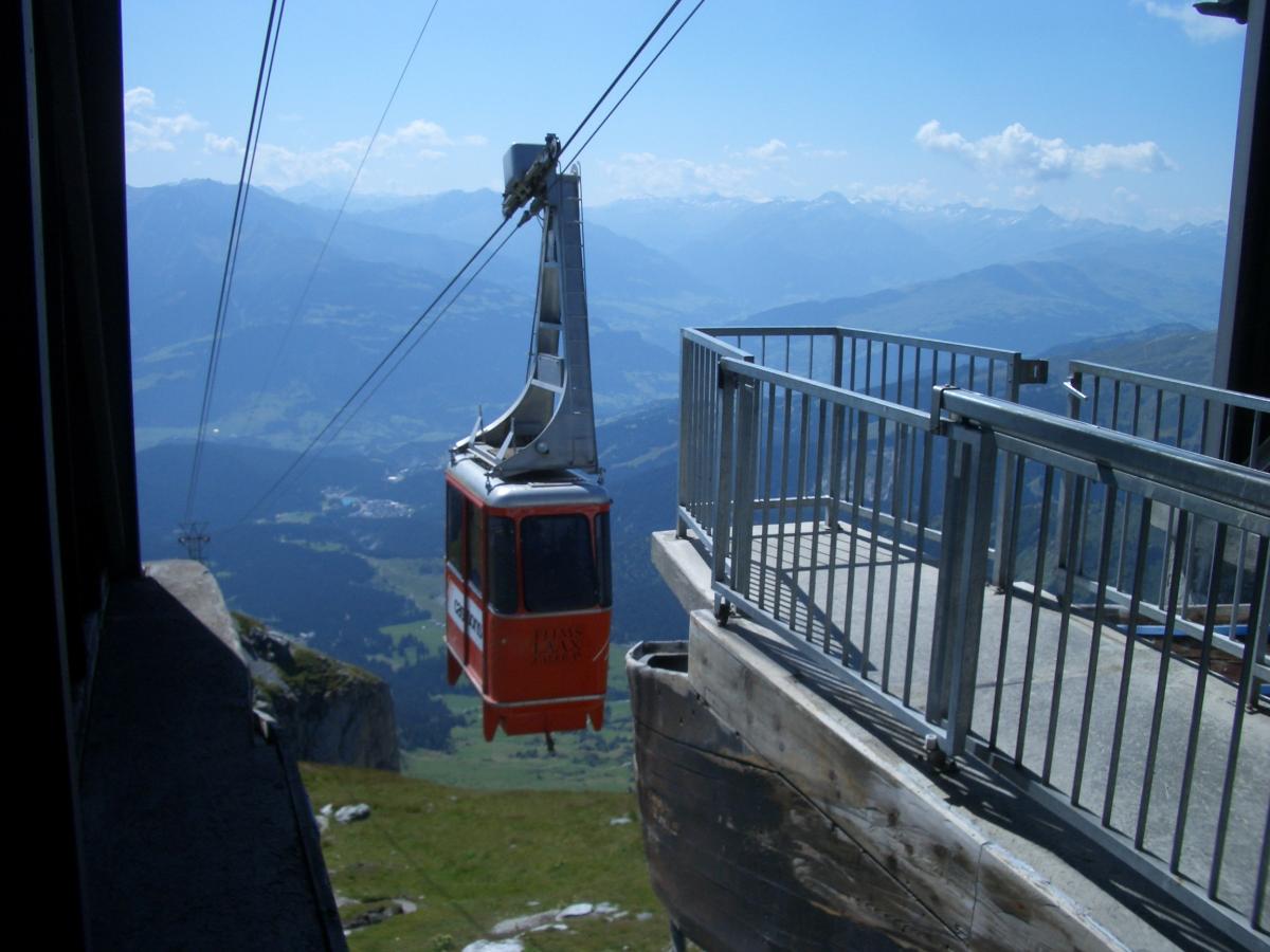 Perron Bergstation, Kabine
