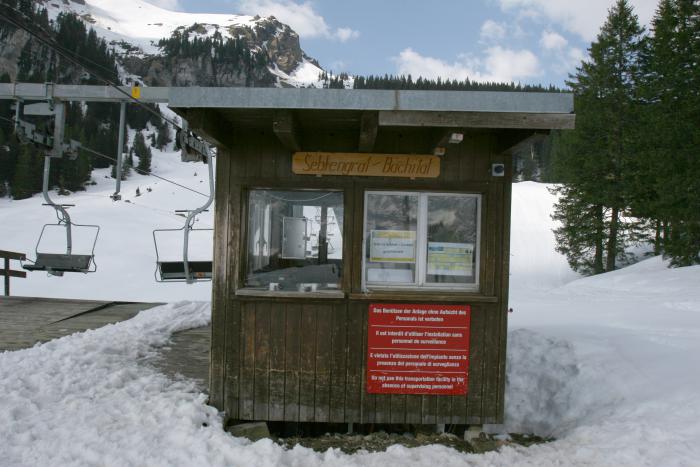 cabine de surveillance de la station aval