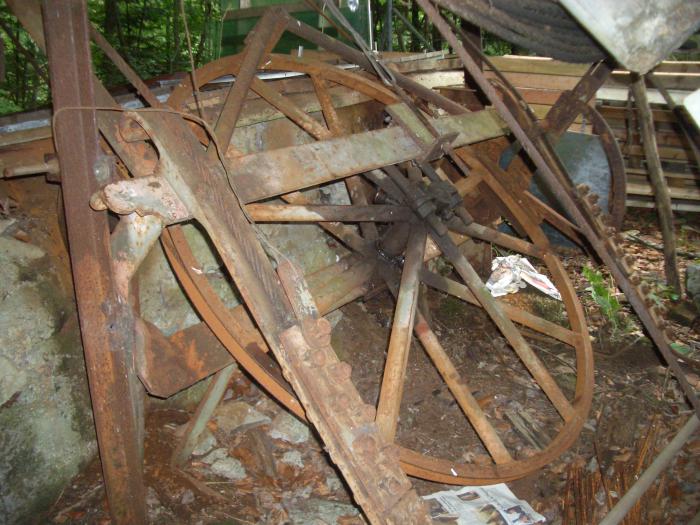 ruota di rinvio, ancoramento della fune portante alla stazione a valle